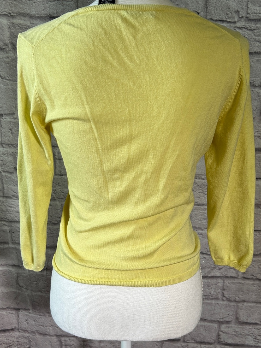 Moda Buttery Soft Yellow Silk Blend Lightweight Scoop Neck Sweater - Picture 2 of 6